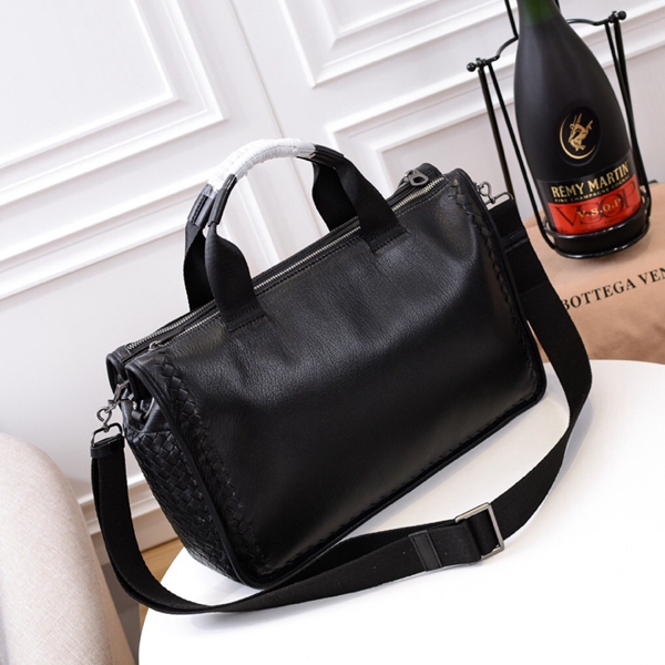 ボッテガヴェネタバッグ側面デザイン